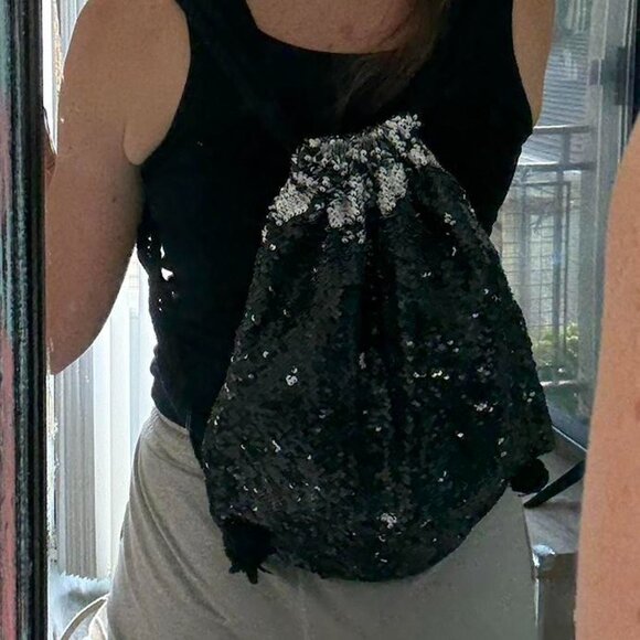 Black Sequin Drawstring Backpack - Picture 4 of 4